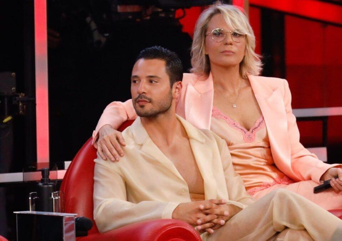 Amici, le pagelle: Mida e Holden dipendono dall&#039;autotune (2), Nicholas eliminato troppo osannato (4), le urla dei prof (0), Todaro e... 