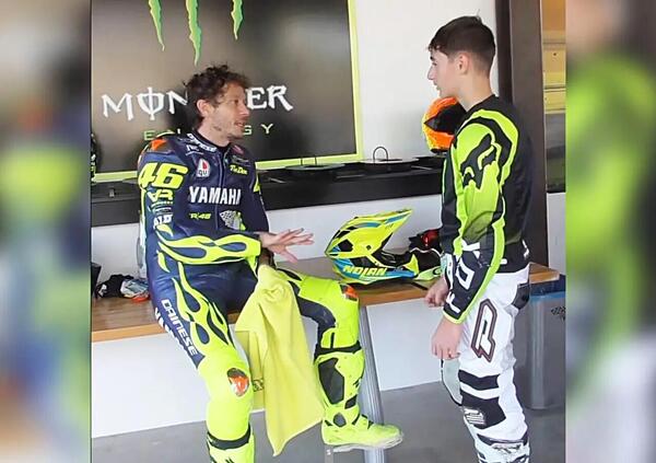 Pecco Bagnaia ha aiutato, ma la sfiga no: il nuovo corso della VR46 Riders Academy comincia con un &quot;unfit&quot;