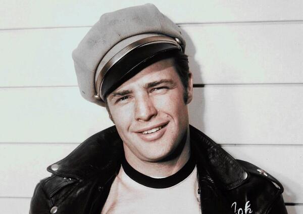 Marlon Brando, 100 anni del ribelle che non voleva essere Dio. Ma grazie al cinema neanche un truffatore