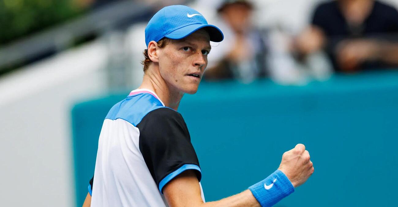 Ok, ma come gioca davvero Sinner? Tutto quello che c&#039;&egrave; da sapere sulla tecnica, il gioco e le superfici preferite del tennista italiano