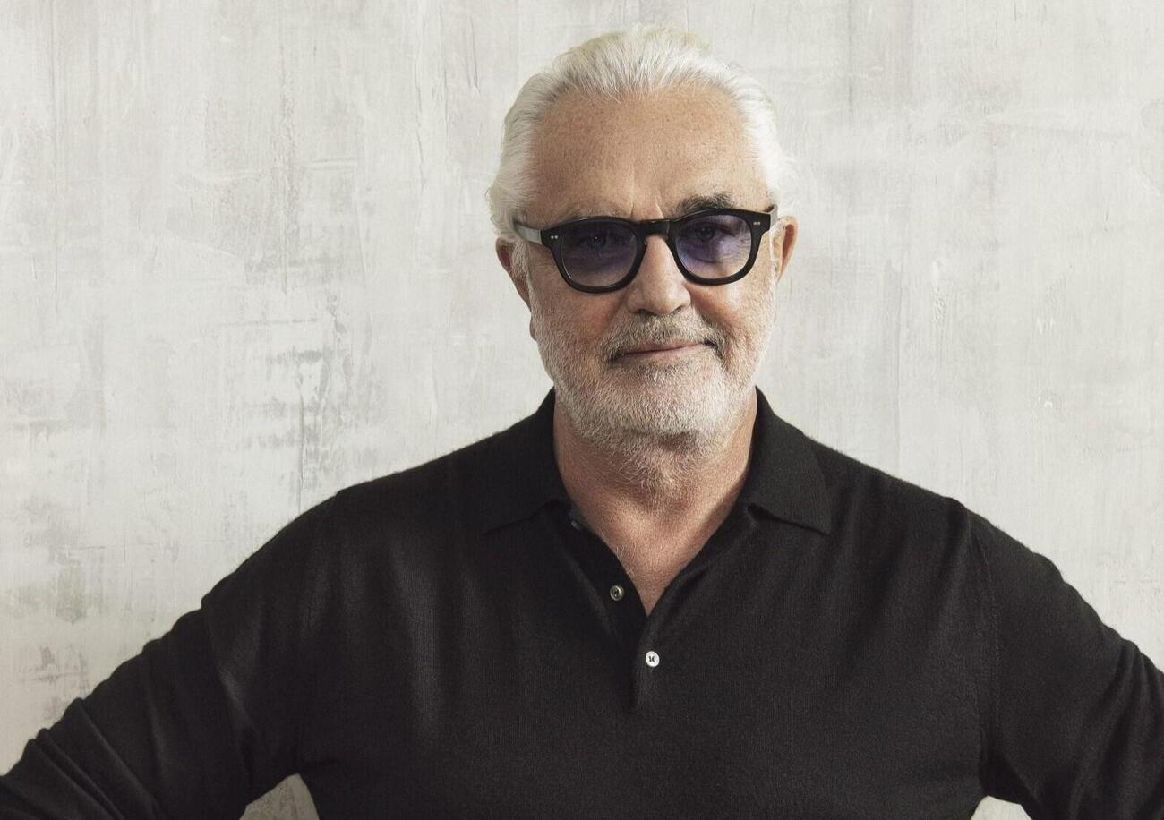 Ok, ma perch&eacute; Flavio Briatore invita a pregare? Cos&rsquo;&egrave; questa storia e che c&rsquo;entra con la prevenzione?