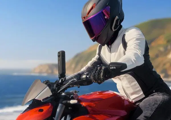 Insta360 ecco la nuova X4: i video a 360&deg; anche in risoluzione 8K, l'ideale per i motociclisti