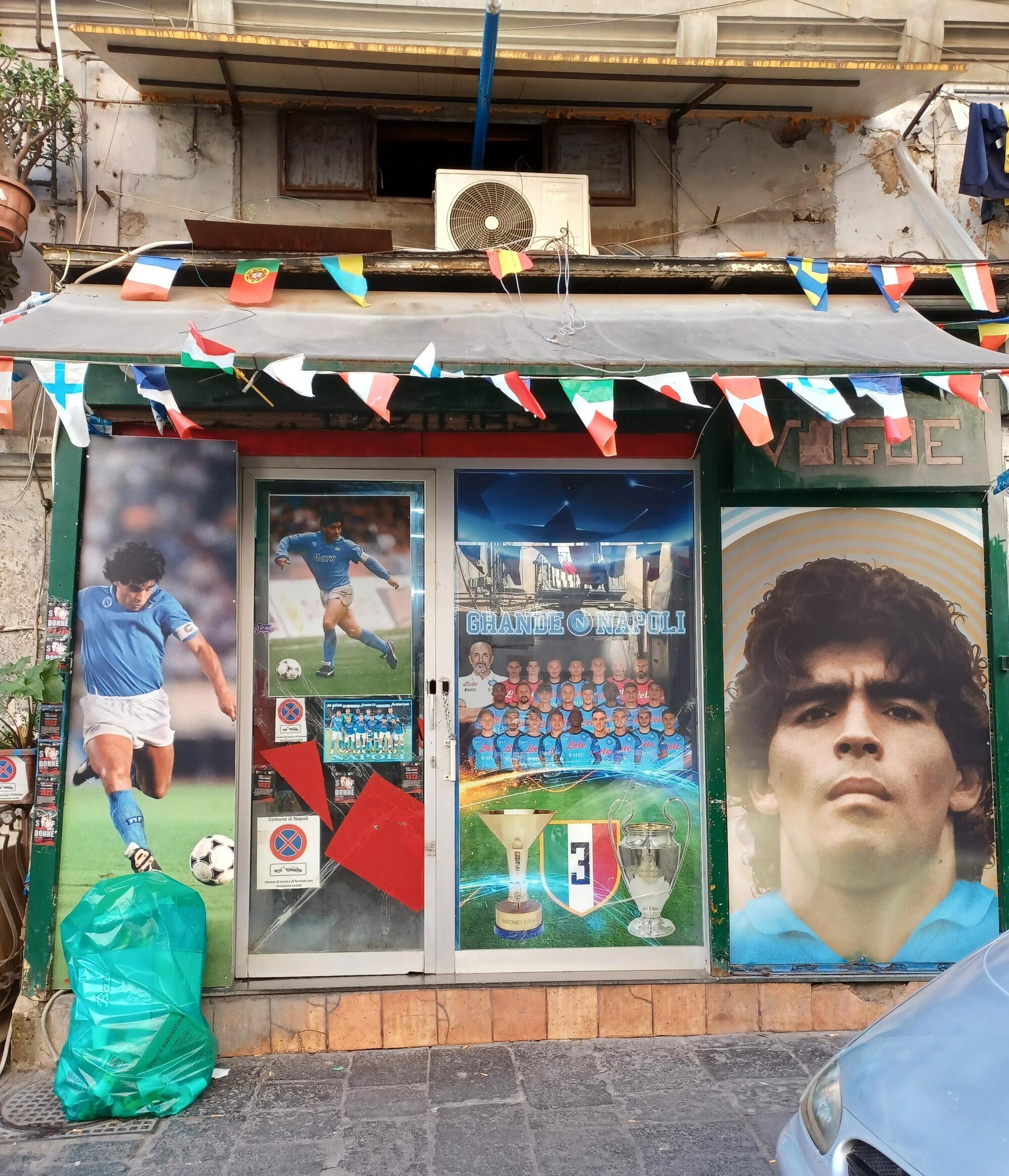 vicoli strade napoli diego maradona