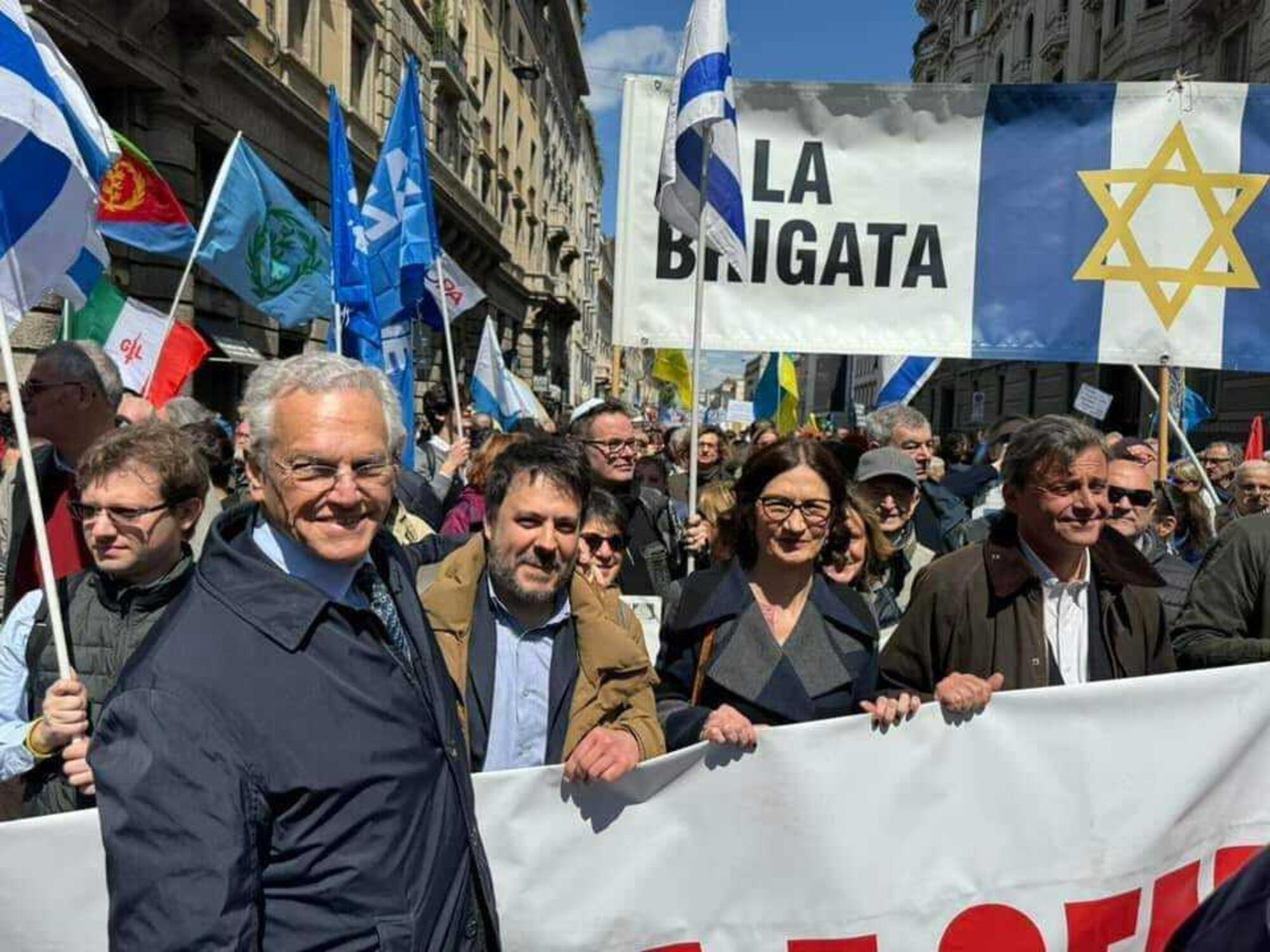 Il presidente del Memoriale della Shoa, Roberto Jarach in corteo