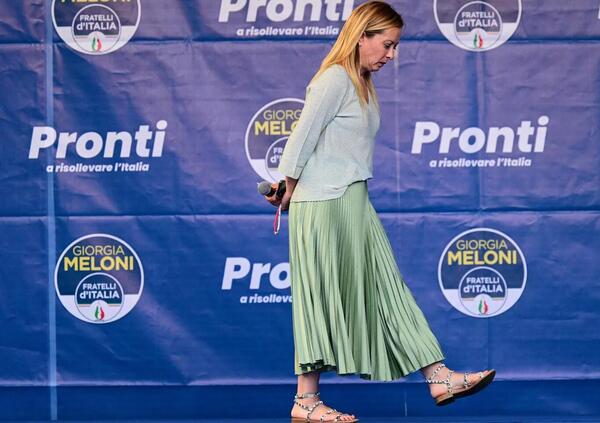 Siamo andati su Wikifeet a vedere le valutazioni dei piedi delle celebrit&agrave;. Ci sono tutte: Ferragni meglio di Fedez, Meloni male (Schlein peggio), pi&ugrave; stelle a Sofia Novello che a Valentino, Kardashian supera Bianca Censori. E Kanye West&hellip; 