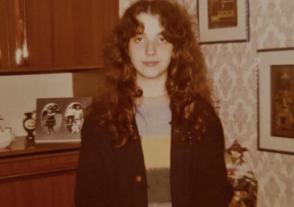 Mirella Gregori, IL CORPO SOTTERRATO A VILLA TORLONIA? A 42 anni dalla scomparsa parla la sorella Maria Antonietta: &ldquo;Nel 1983 c&rsquo;erano degli scavi. Nessuno ha mai controllato, la speranza &egrave; quella di avere luce e verit&agrave;&rdquo;. Mentre l&rsquo;amica Sonia De Vito&hellip;