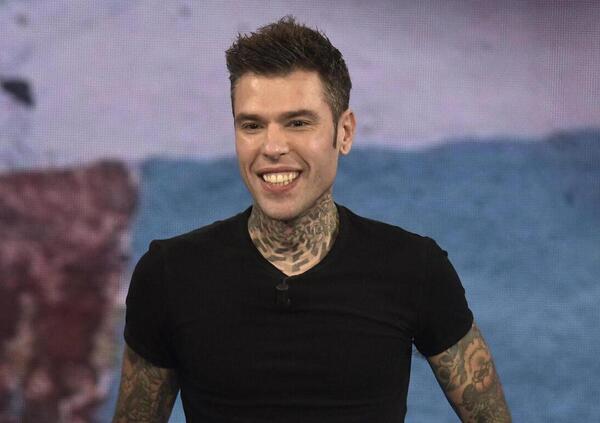 Fedez ci prova con Ludovica di Gresy? Ecco cosa dice il linguaggio del corpo. E no, non ha preso il due di picche