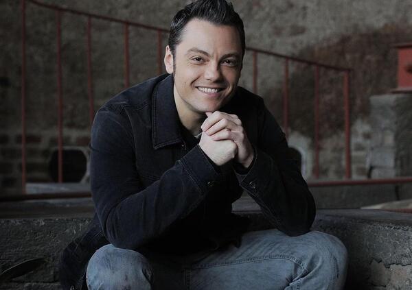 Dimmi che sei gay senza dirmi che sei gay: Tiziano Ferro lo disse gi&agrave; nel 2006 a me. Ecco tutta la storia (e come volevano nasconderlo)