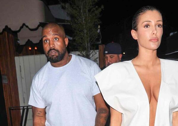 Bianca Censori, il misterioso incidente della Porsche, e le strane tentazioni di Kanye West. Ma cosa succede all&#039;ex di Kim Kardashian e a sua moglie?