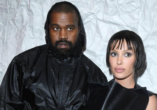 Il Carnival di Kanye West e Bianca Censori: gangster in famiglia, sito hard, rivalit&agrave; e copie tra moglie ed ex di Ye. E oltre a Kim Kardashian c&rsquo;entra pure Doja Cat. Ecco perch&eacute;