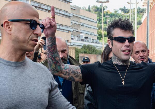 Caso Iovino. Ma lo sapete chi sono gli ultras che accompagnano Fedez? Ecco tutta la loro storia e in cosa sono coinvolti. Christian Rosiello, Luca Lucci, la curva sud. E il resto...