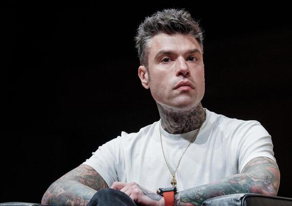 Ma Fedez era sincero nel dire &ldquo;io non c&rsquo;ero&rdquo; al pestaggio di Cristiano Iovino con gli ultras della curva sud? Cosa dice il linguaggio del corpo che lo mette nei guai