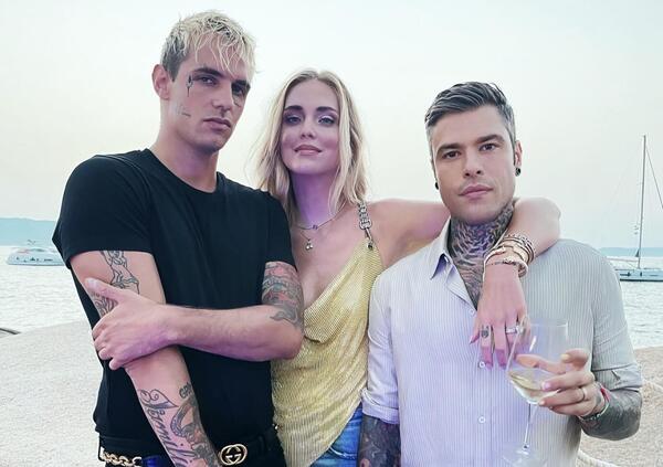 Chiara Ferragni ha avuto un flirt con Achille Lauro? La vacanza con Fedez, il registro degli ingressi alla villa e le chat cancellate: tutto quello che sappiamo sul triangolo che non avevamo considerato&hellip;