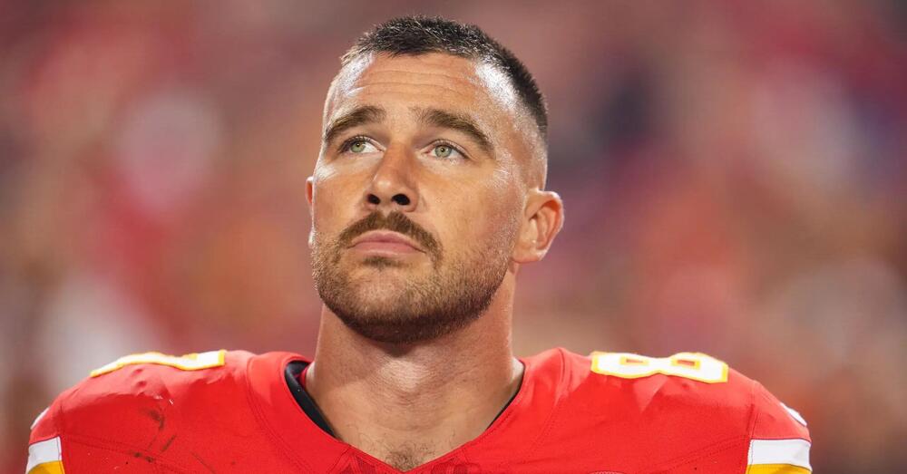 Dall&#039;anno d&#039;oro al rinnovo con i Chiefs: chi &egrave; Travis Kelce, l&rsquo;atleta &ldquo;oltre&rdquo; Taylor Swift 