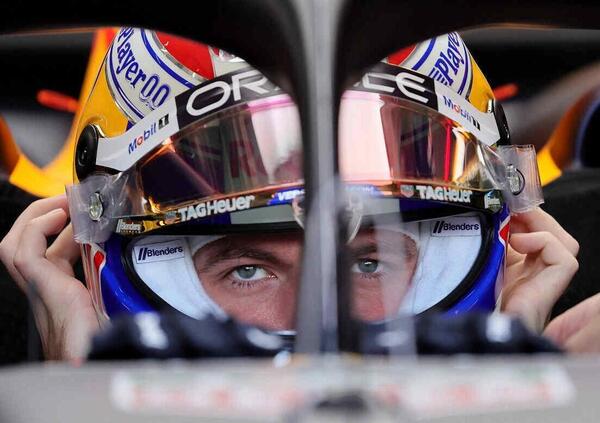 Otto volte come Ayrton Senna: la storia passa dalla pole position di Max Verstappen a Imola