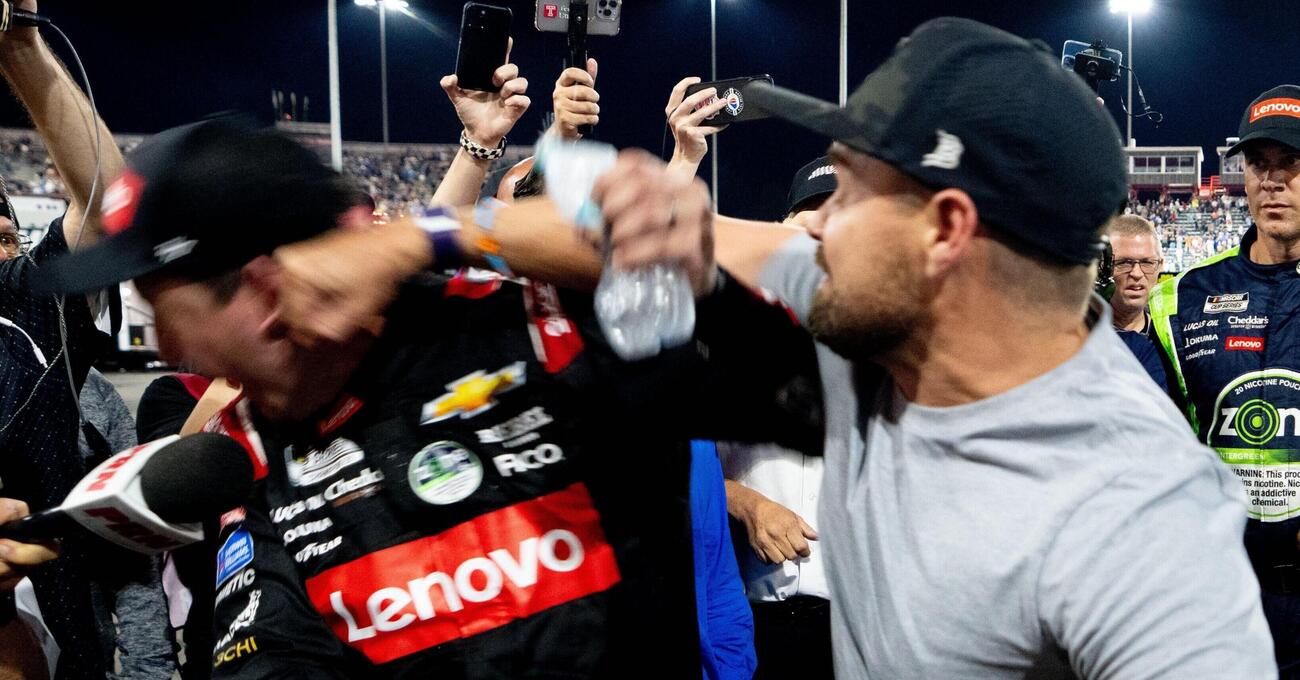 Ma &egrave; Nascar, boxe o wrestling Wwe? Dopo la gara volano pugni e multe, ma... Va tutto bene? &Egrave; polemica 