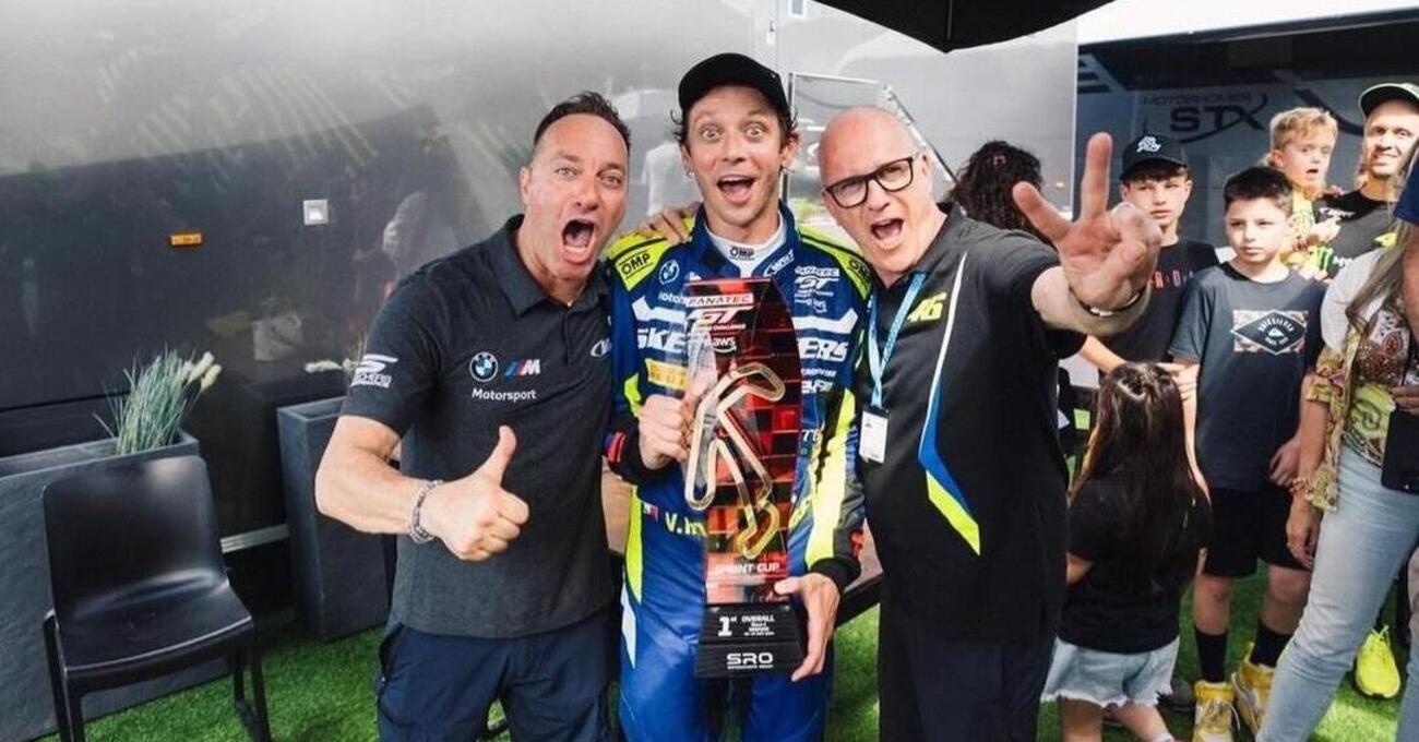 Valentino Rossi raccontato da Alberto Tebaldi: &laquo;Il nostro paddock &egrave; come la MotoGP di 15 anni fa. Vale ha fatto quello che nessun grande sportivo prima di lui aveva tentato&raquo;
