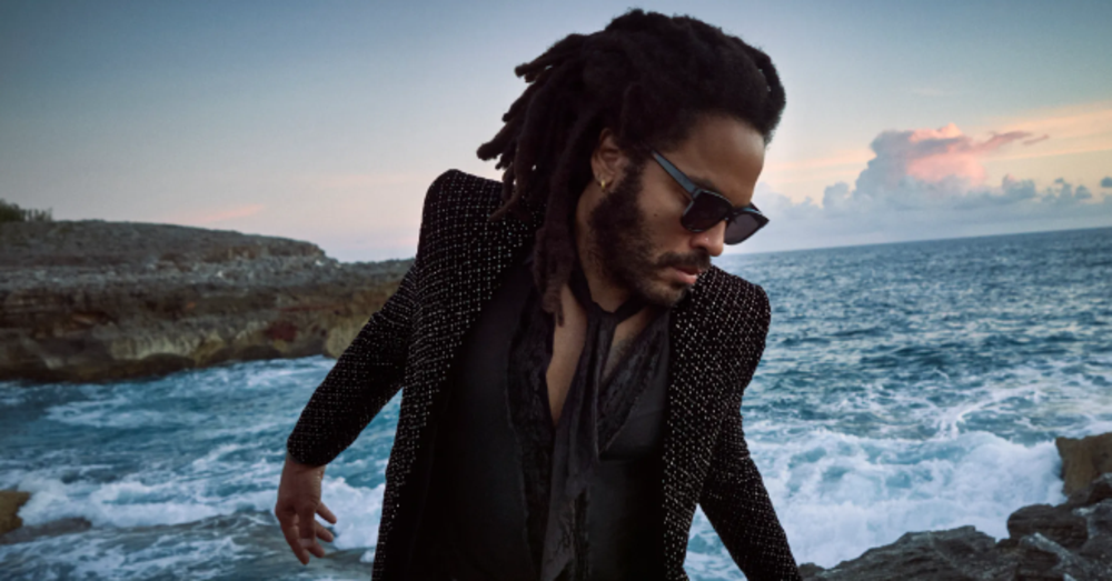 Lenny Kravitz fa sessant&rsquo;anni e noi non saremo mai come lui. Ecco com&rsquo;&egrave; il suo ultimo album &ldquo;Blue Electric Light&rdquo; e cosa c&rsquo;entra Matteo Salvini