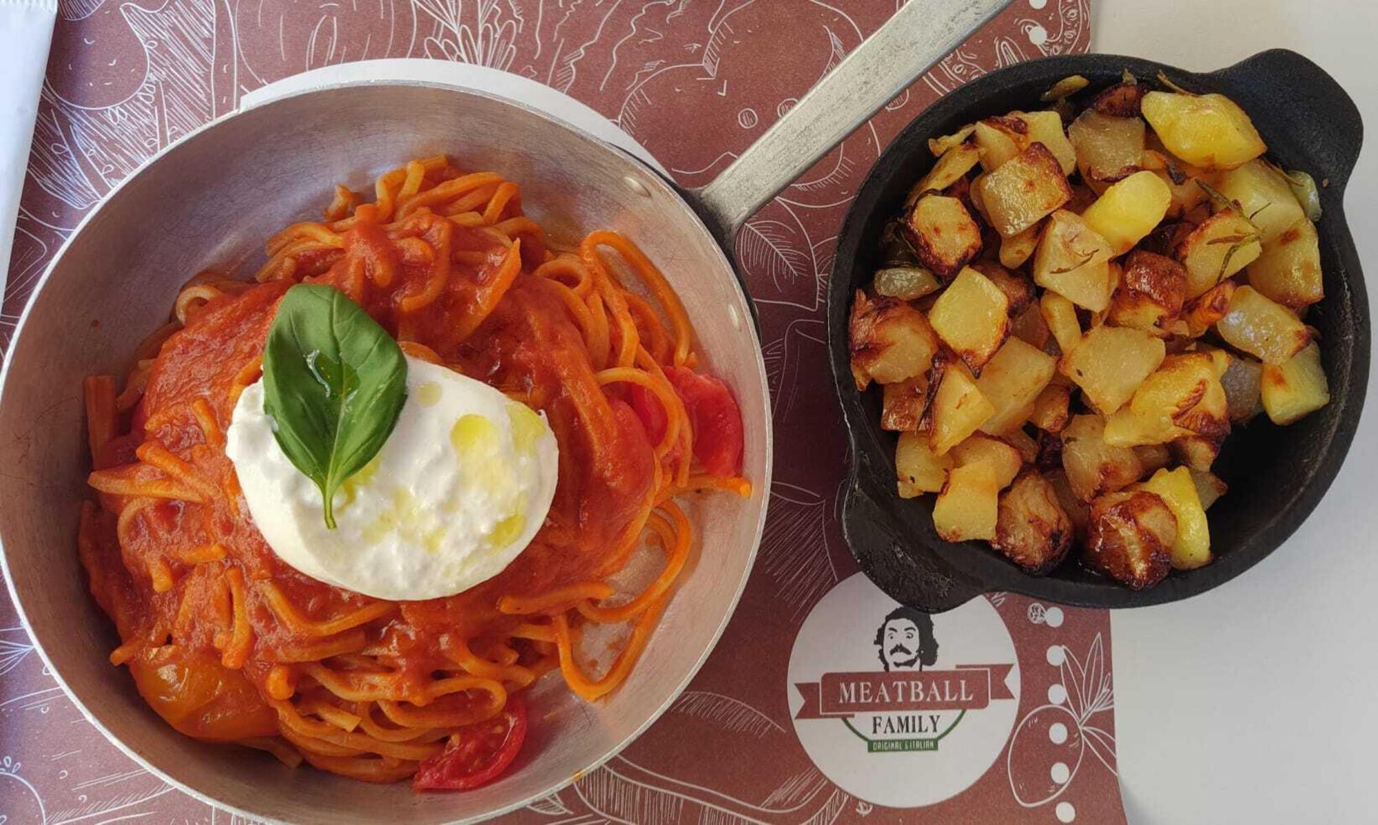 Spaghetti Little Italy e patate al forno rustiche