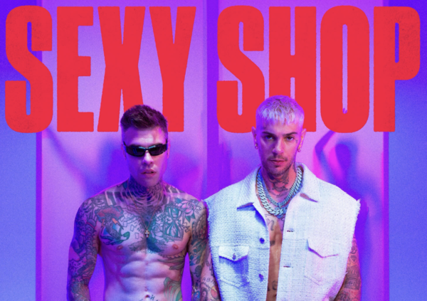 Guerra di dissing tra Fedez e Chiara Ferragni? Il rapper lo lancia in &ldquo;Sexy Shop&rdquo; con Emis Killa, l&#039;influencer citando Marracash e la sindrome di Napoleone?