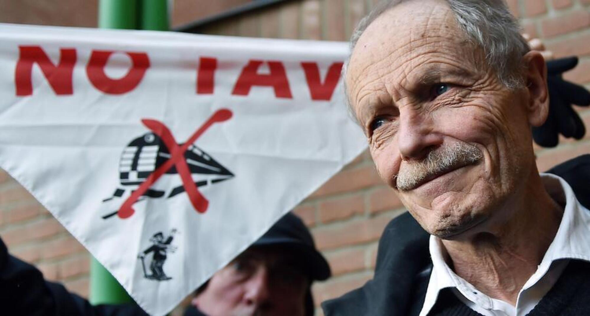 Erri de Luca, sarà diventato meloniano? Ovviamente no