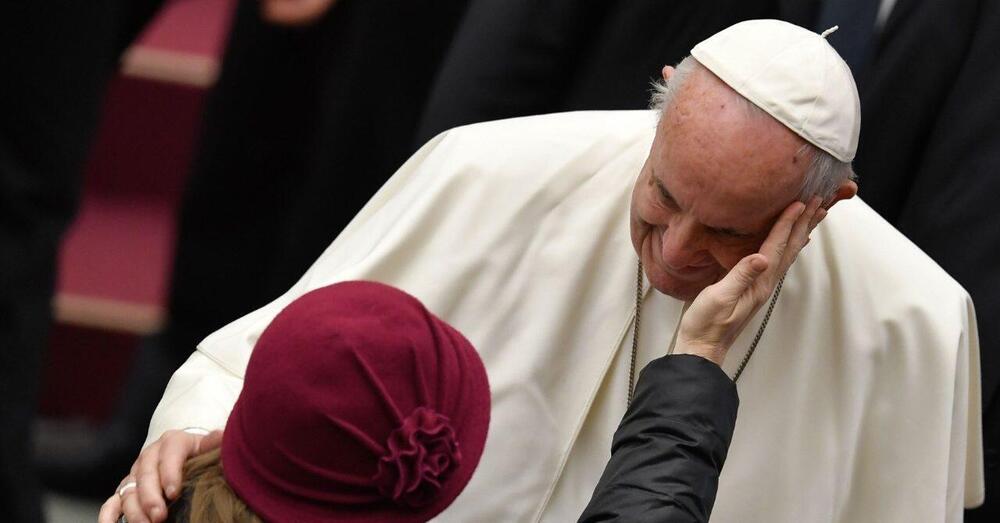 Dopo la froci*ggine papa Francesco ci ricasca? Stavolta &ldquo;gaffe&rdquo; sulle donne e il chiacchiericcio. Ma cosa ha detto? E sar&agrave; vero? E perch&eacute; continuano a uscire queste notizie?