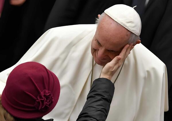 Dopo la froci*ggine papa Francesco ci ricasca? Stavolta &ldquo;gaffe&rdquo; sulle donne e il chiacchiericcio. Ma cosa ha detto? E sar&agrave; vero? E perch&eacute; continuano a uscire queste notizie?