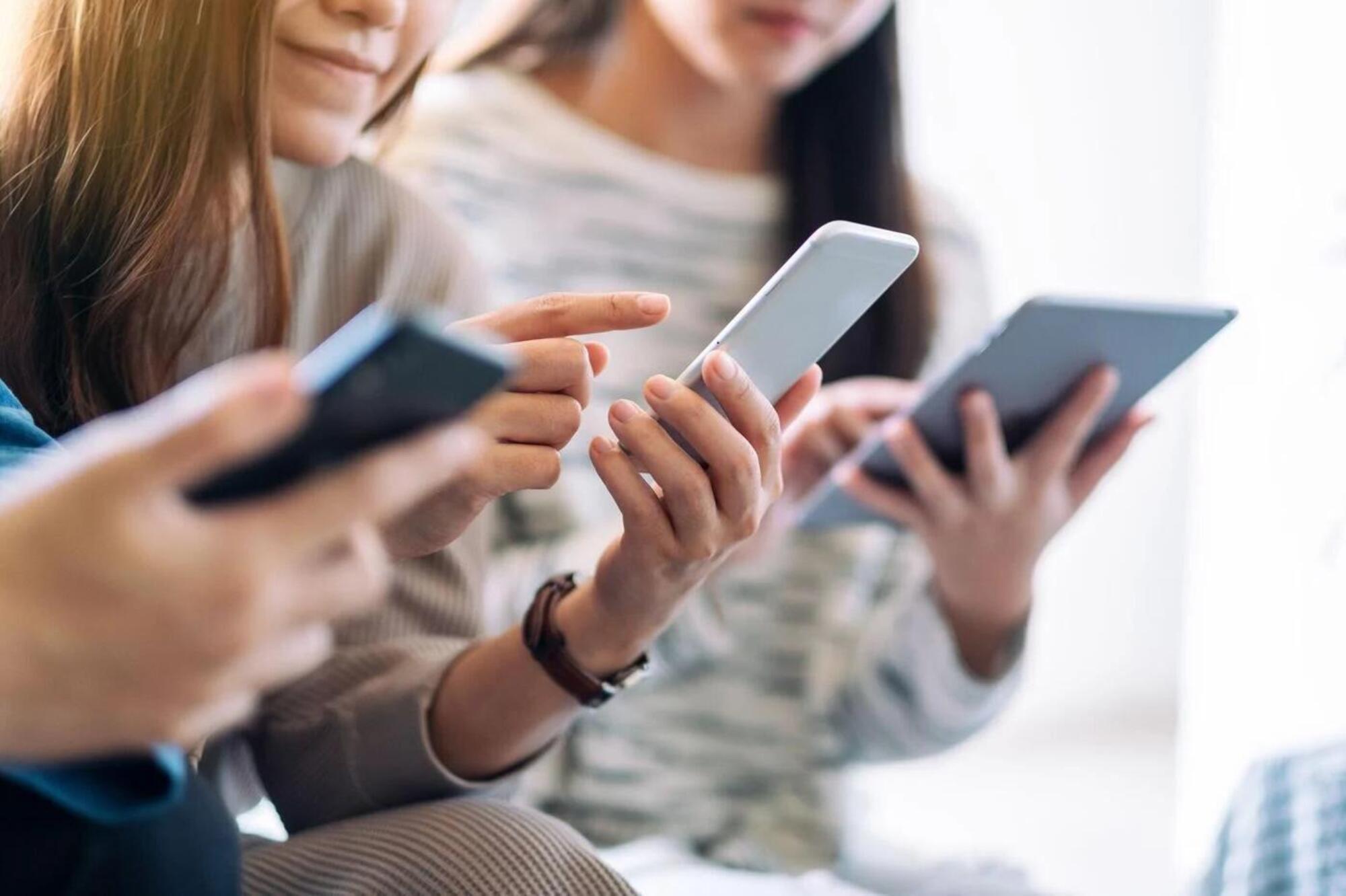 L&#039;uso degli smartphone e dei social fra adolescenti