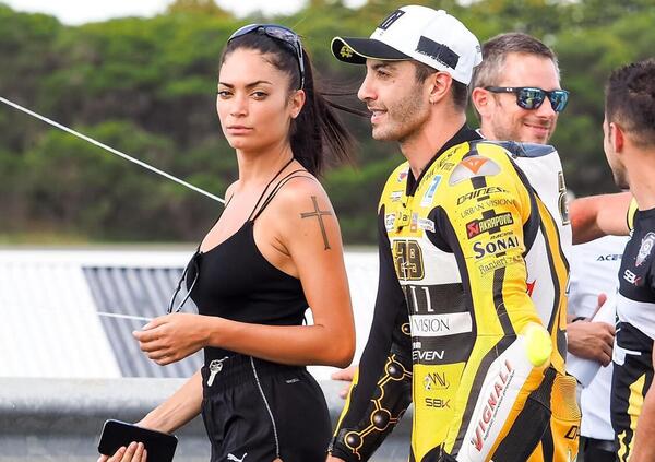 Elodie spiega che con Iannone &egrave; &ldquo;un sergente&rdquo; e sul matrimonio&hellip; Ma confessa: &ldquo;Vorrei congelare i miei ovuli&rdquo;. Mentre nell&#039;intervista a Vanity Fair su Carlo Conti e il nuovo Sanremo&hellip;