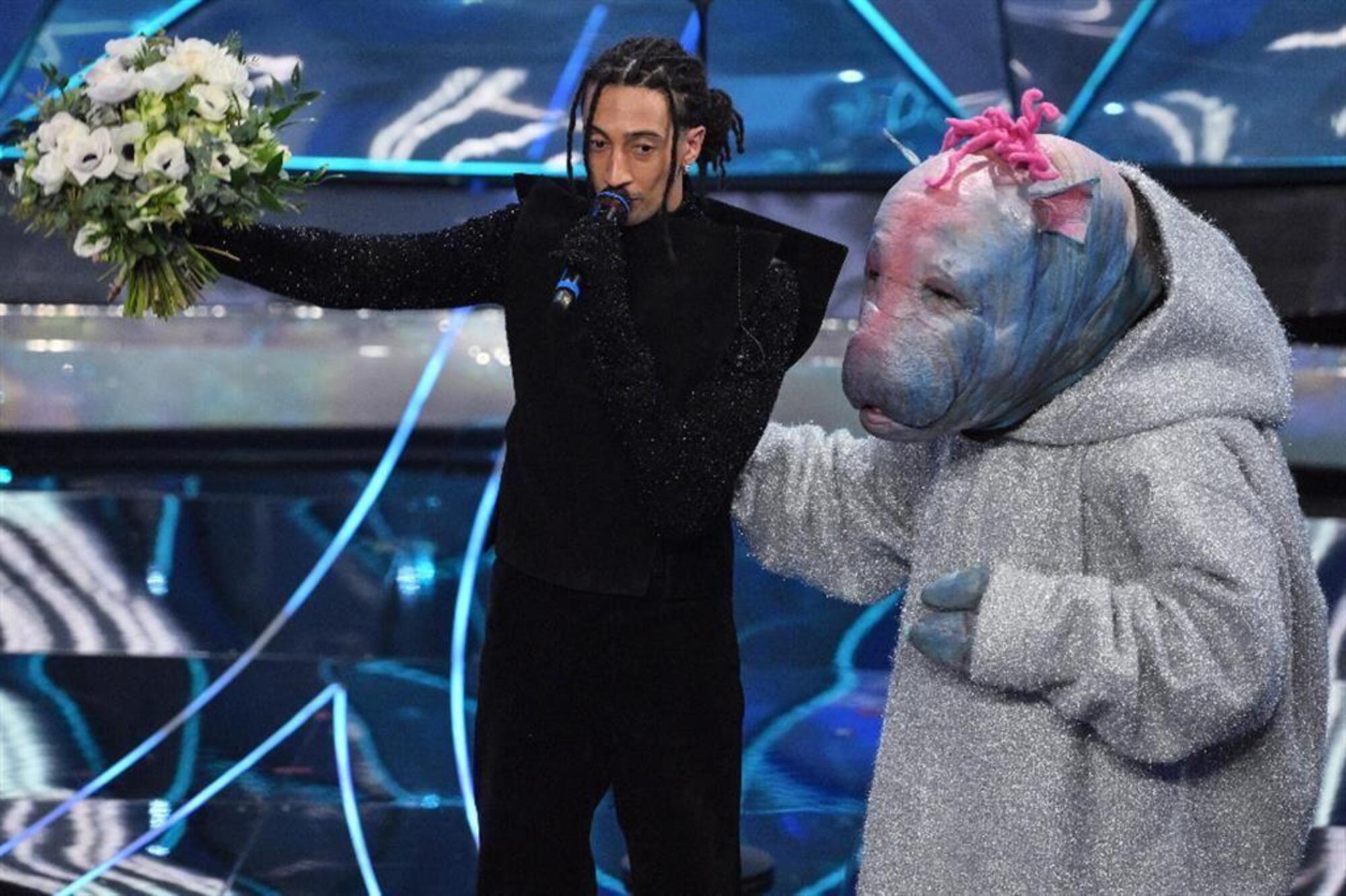 Ghali sul palco di Sanremo 2024 quando aveva detto la frase &quot;Stop al genocidio&quot;