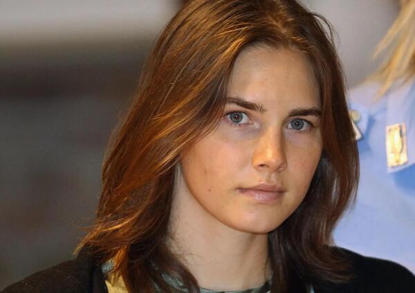 Ok, perch&eacute; Amanda Knox &egrave; diventata oggetto di uno strano culto? Dal caso Meredith in poi...