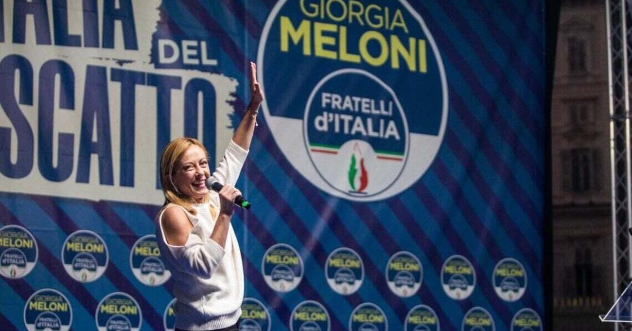 Europee, caro elettore di destra, l&rsquo;hai capito o no che la Meloni &egrave; diventata di centro? Ormai copia Draghi su tutto&hellip;