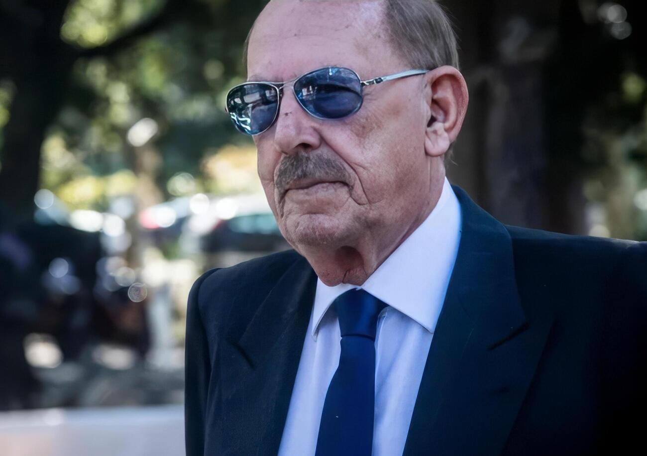 Ma com&#039;&egrave; che Angelucci minaccia i giornalisti e nessuno dice niente? La risposta &egrave; nella sua storia, mai raccontata cos&igrave;. Le amicizie di destra e sinistra. I pestaggi di suoi collaboratori. E i salotti buoni di Milano che non vogliono saperne di loro...