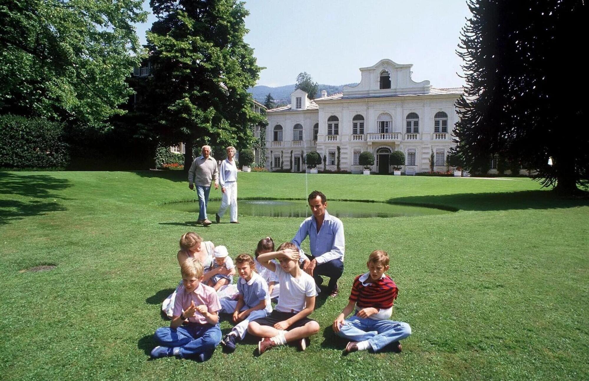 La famiglia Agnelli a Villar Perosa in uno scatto d&rsquo;epoca