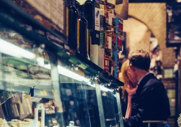 Siamo andati a mangiare da Roscioli Salumeria con Cucina a Roma, il locale che Lollobrigida amerebbe. Ma vale davvero la pena (e il conto)? 