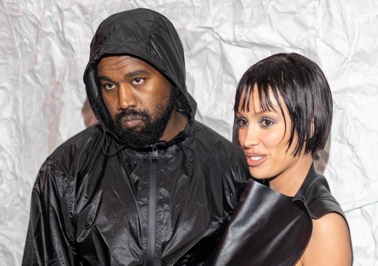Bianca Censori e Kanye West, in che ristorante sono stati a cena in Italia (facendo scandalo come in Giappone)? Intanto Ye e la moglie viaggiano in economy e&hellip; [FOTO e VIDEO]