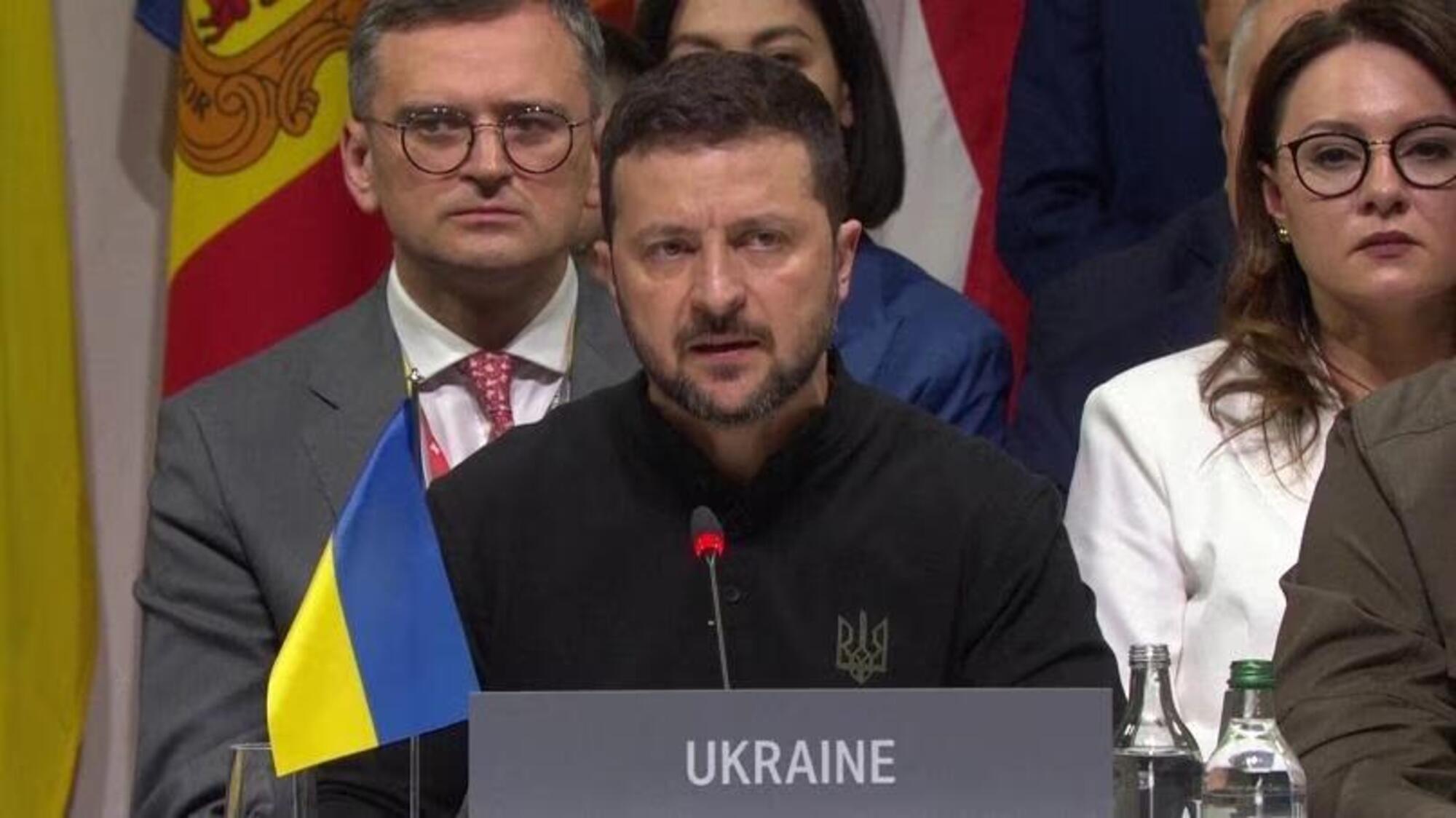 Volodymir Zelensky al summit per l'Ucraina in corso in Svizzera