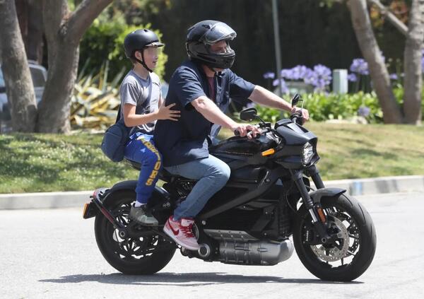 Ben Affleck in moto per dimenticare Jennifer Lopez (che &egrave; da sola in barca in Italia)? La nuova separazione (stavolta con divorzio) sembra vicina, e la casa...