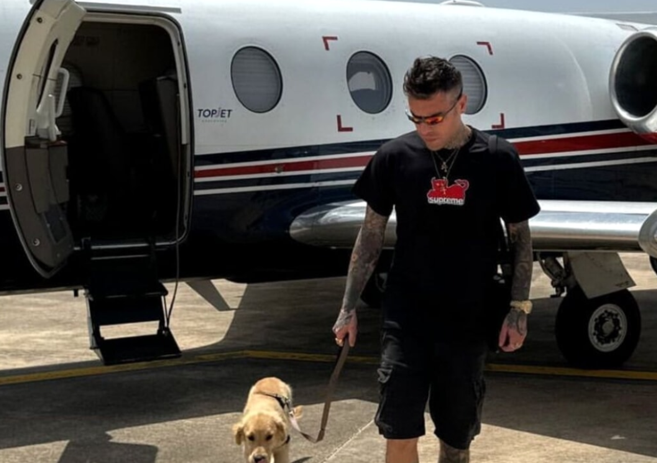 Fedez come Harry e Meghan? Ma come si fa ad andare con il jet privato a parlare di inquinamento ambientale? E Selvaggia Lucarelli...