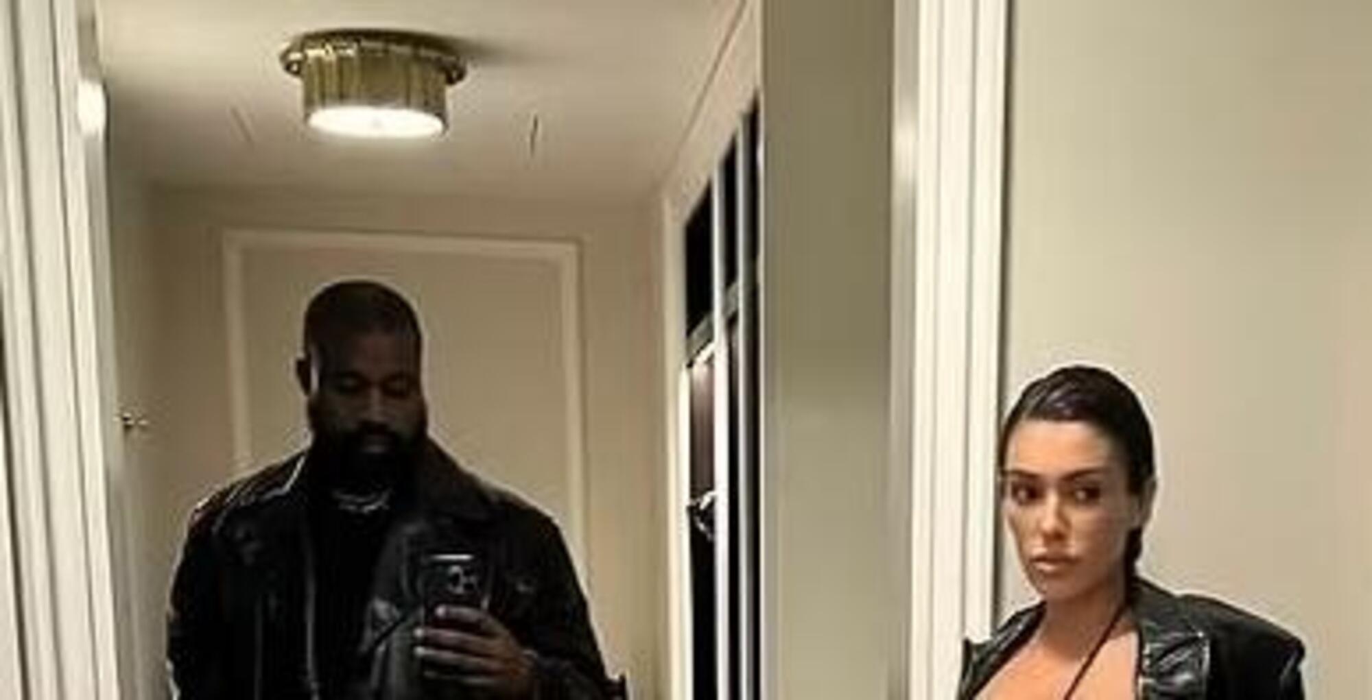 Kanye West fotografa uno dei look "proibiti" di Bianca Censori