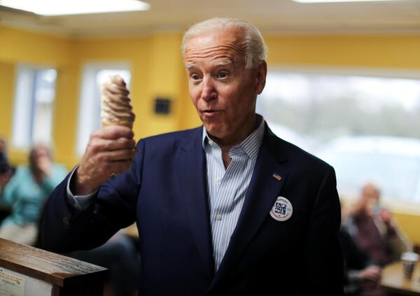 Ma com&#039;&egrave; possibile che in questo stato Joe Biden sia ancora candidato alla presidenza Usa? Hanno ragione i complottisti? Ecco cosa c&#039;&egrave; dietro...