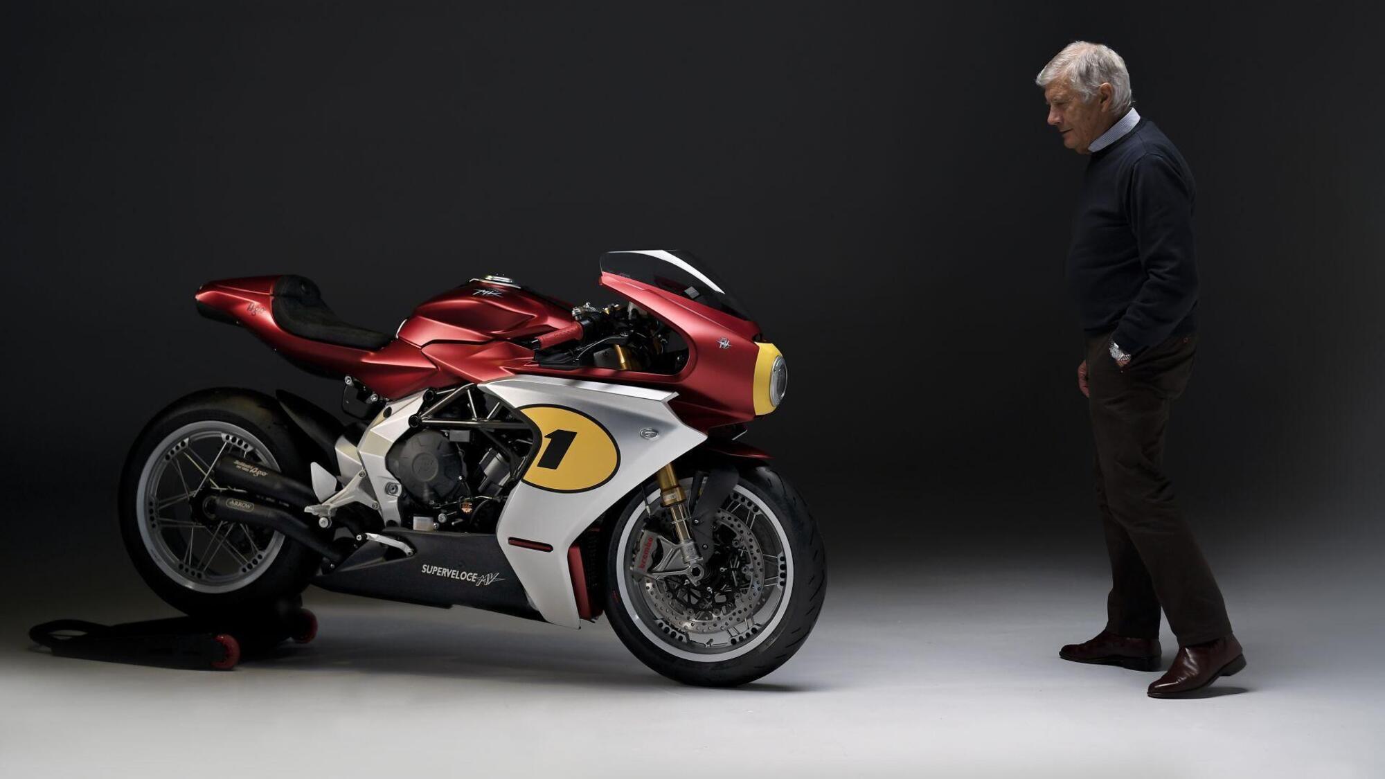 Giacomo Agostini con MV Agusta Ago