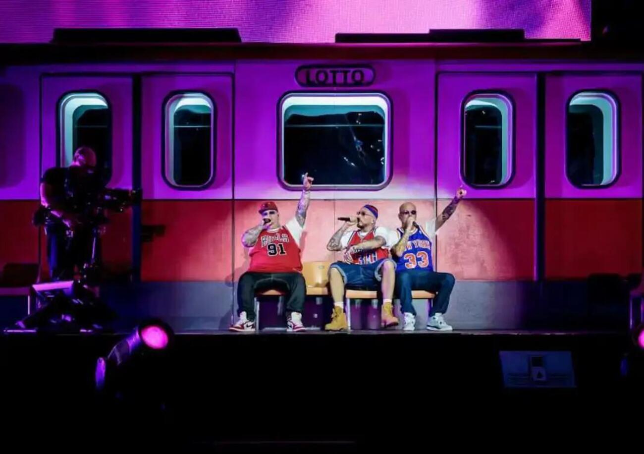 Il concerto dei Club Dogo a San Siro &egrave; stato un flop? &Egrave; una caz*ata, vi spieghiamo perch&eacute;. E oltre a Elodie, Arisa e Marracash c&#039;era persino Briatore... 