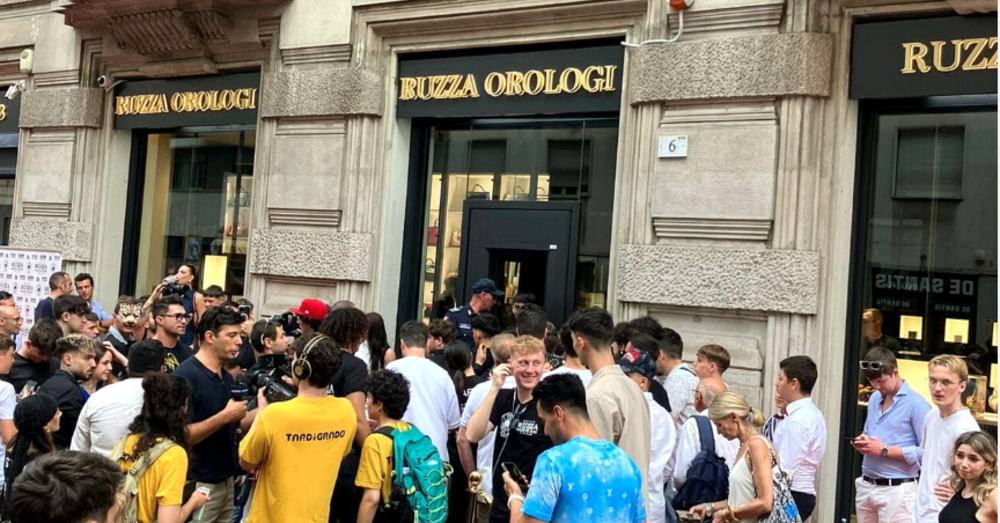 Altro che Pride, la Milano tamarra &egrave; andata al Ruzza Watch Day con Corona, Fedez e Lazza. Anche se &egrave; stato una mezza sola, perch&eacute; noi c&#039;eravamo e&hellip;