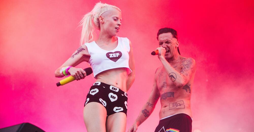 Siamo stati al concerto dei Die Antwoord (e Cosmo) ed &egrave; stato come prendere un cazzotto in faccia. Vi spieghiamo perch&eacute; 