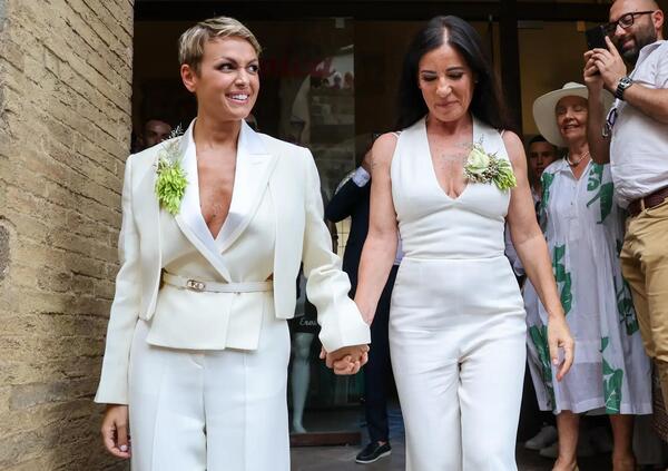 Ma quindi &egrave; finito l&#039;amore tra Francesca Pascale e Paola Turci? Dallo status su Instagram sembra proprio di s&igrave;... [FOTO]