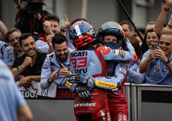 &ldquo;Il fuoco dopo le sportellate con Morbidelli. Poi mio fratello m&rsquo;ha mandato in crisi&rdquo;: Marc Marquez punta ai &ldquo;due galli del pollaio&rdquo;