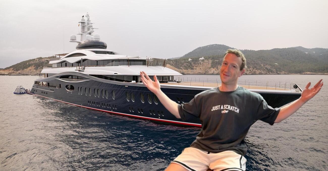 Ma cosa ci fa Mark Zuckerberg in Italia? Ecco il suo mega yacht avvistato a Castellammare di Stabia per le vacanze nel Mediterraneo di mr. Facebook... [VIDEO]