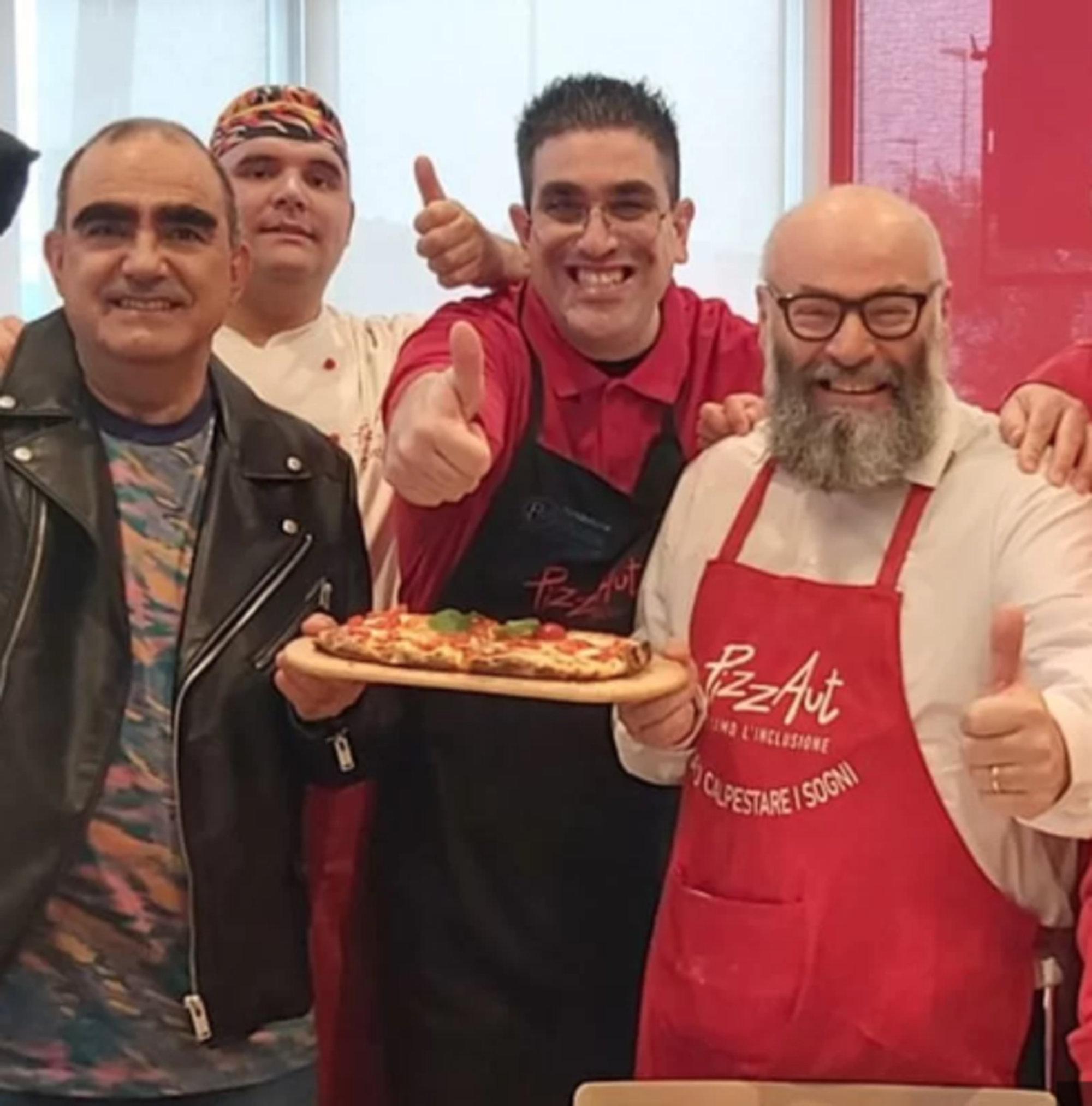 Nico Acampora, i ragazzi che lavorano da PizzAut ed Elio 