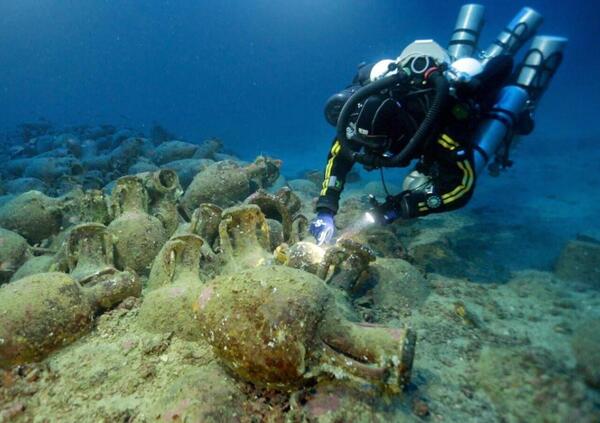 Ma com&rsquo;&egrave; possibile che non si sappia nulla della mostra subacquea di Alessandro La Motta nelle Eolie? L&rsquo;ennesima opportunit&agrave; sprecata per il turismo